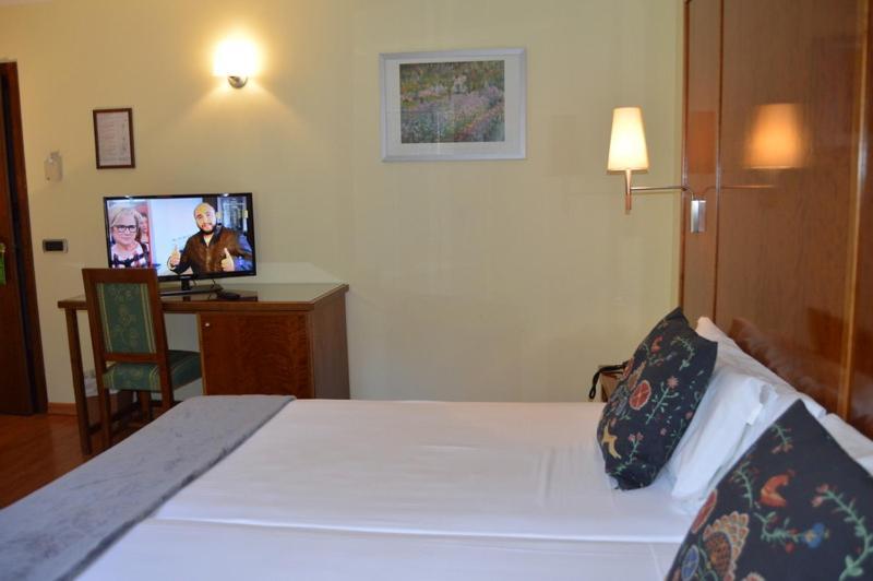 Coma Bella Hotel Sant Julia de Loria Room photo